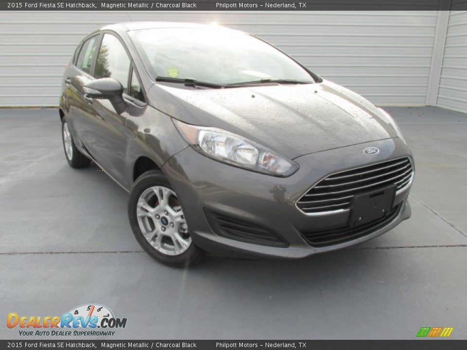 Front 3/4 View of 2015 Ford Fiesta SE Hatchback Photo #1