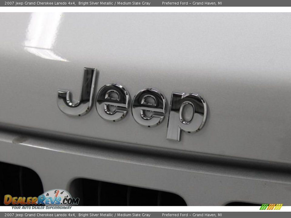2007 Jeep Grand Cherokee Laredo 4x4 Bright Silver Metallic / Medium Slate Gray Photo #3