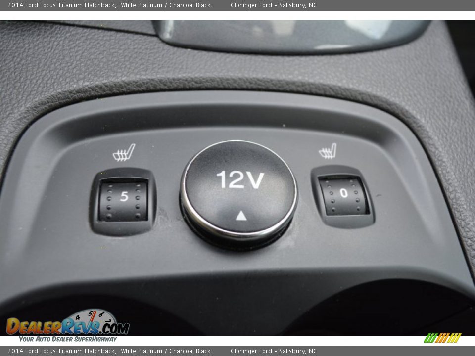 2014 Ford Focus Titanium Hatchback White Platinum / Charcoal Black Photo #21