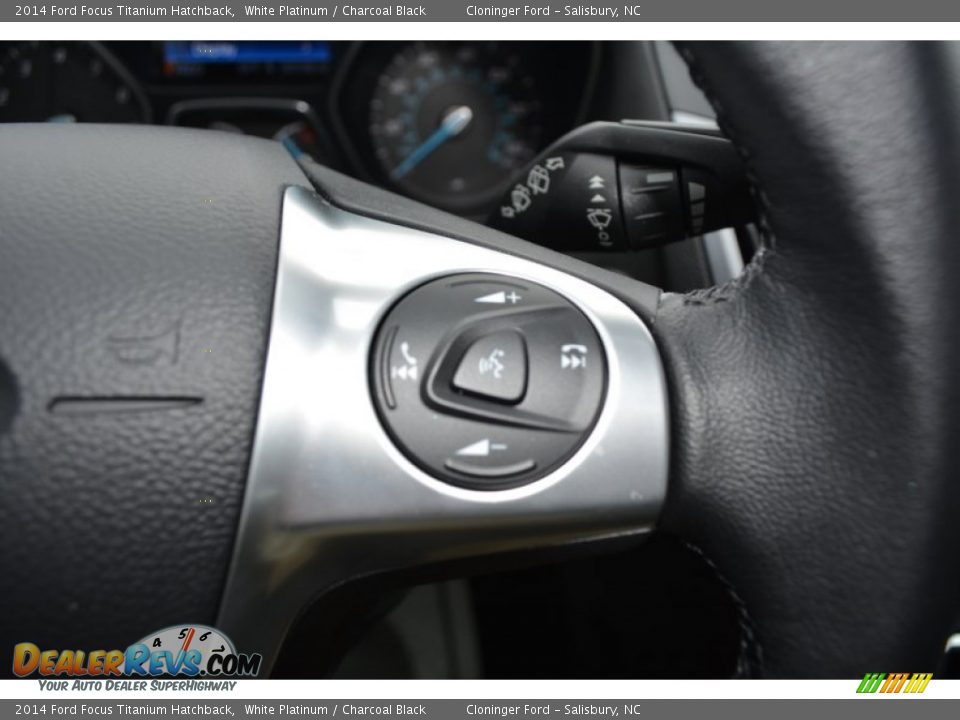 2014 Ford Focus Titanium Hatchback White Platinum / Charcoal Black Photo #26