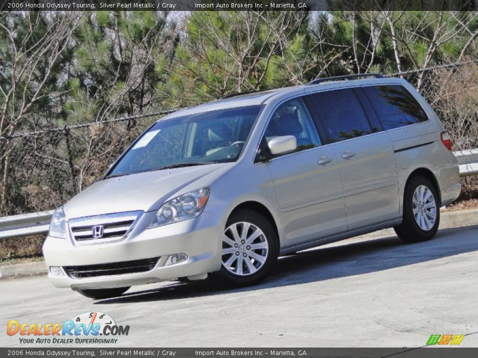 2006 Honda Odyssey Touring Silver Pearl Metallic / Gray Photo #22
