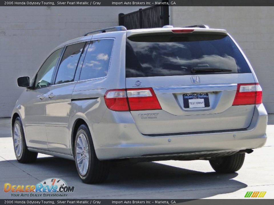 2006 Honda Odyssey Touring Silver Pearl Metallic / Gray Photo #30