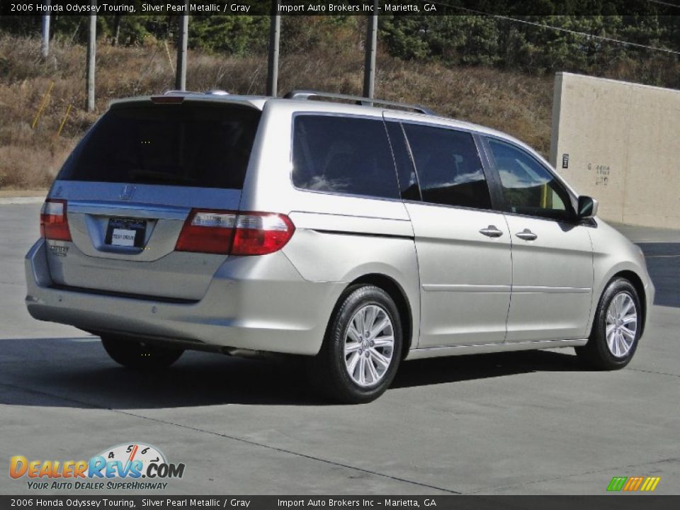 2006 Honda Odyssey Touring Silver Pearl Metallic / Gray Photo #33