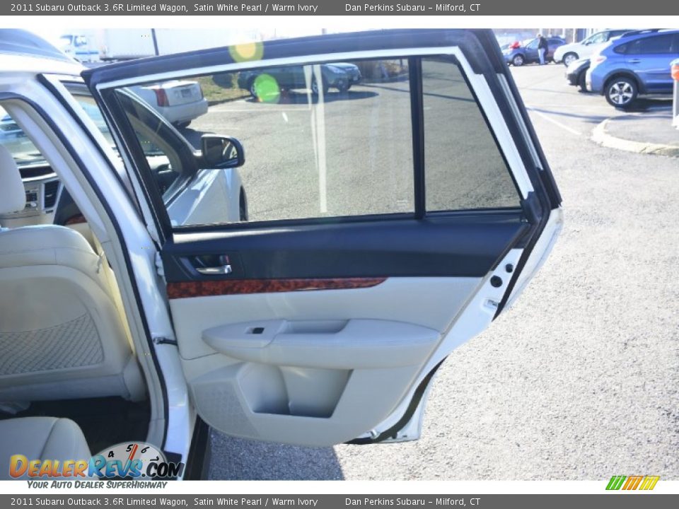 2011 Subaru Outback 3.6R Limited Wagon Satin White Pearl / Warm Ivory Photo #18