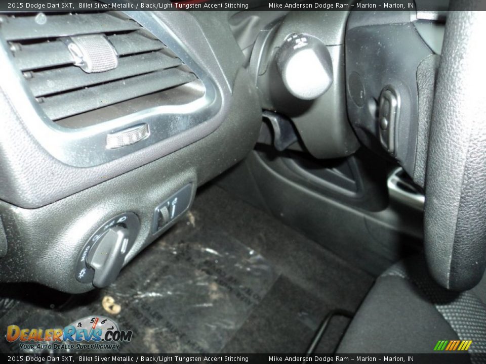 2015 Dodge Dart SXT Billet Silver Metallic / Black/Light Tungsten Accent Stitching Photo #12