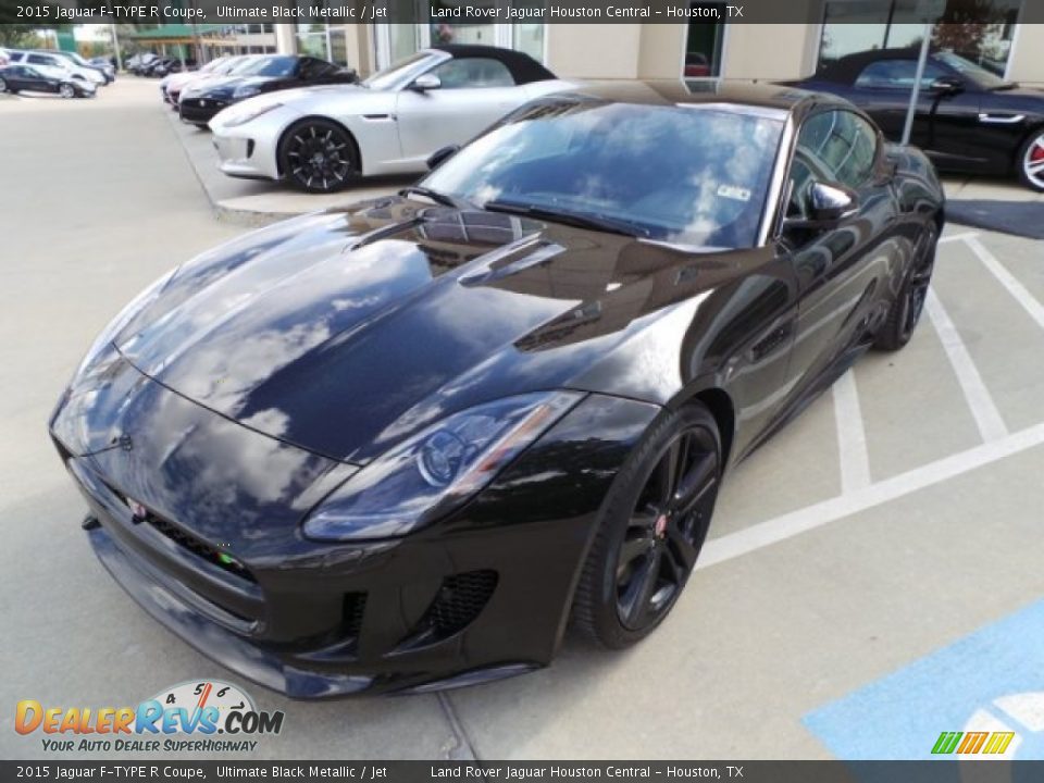 Front 3/4 View of 2015 Jaguar F-TYPE R Coupe Photo #4