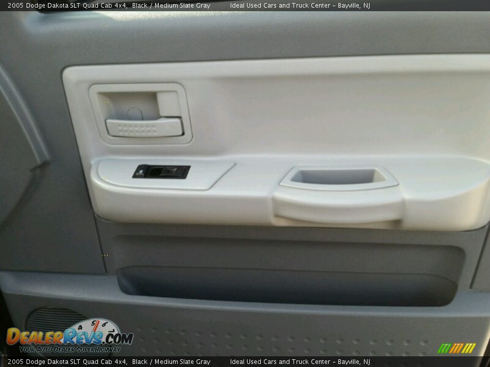 2005 Dodge Dakota SLT Quad Cab 4x4 Black / Medium Slate Gray Photo #9