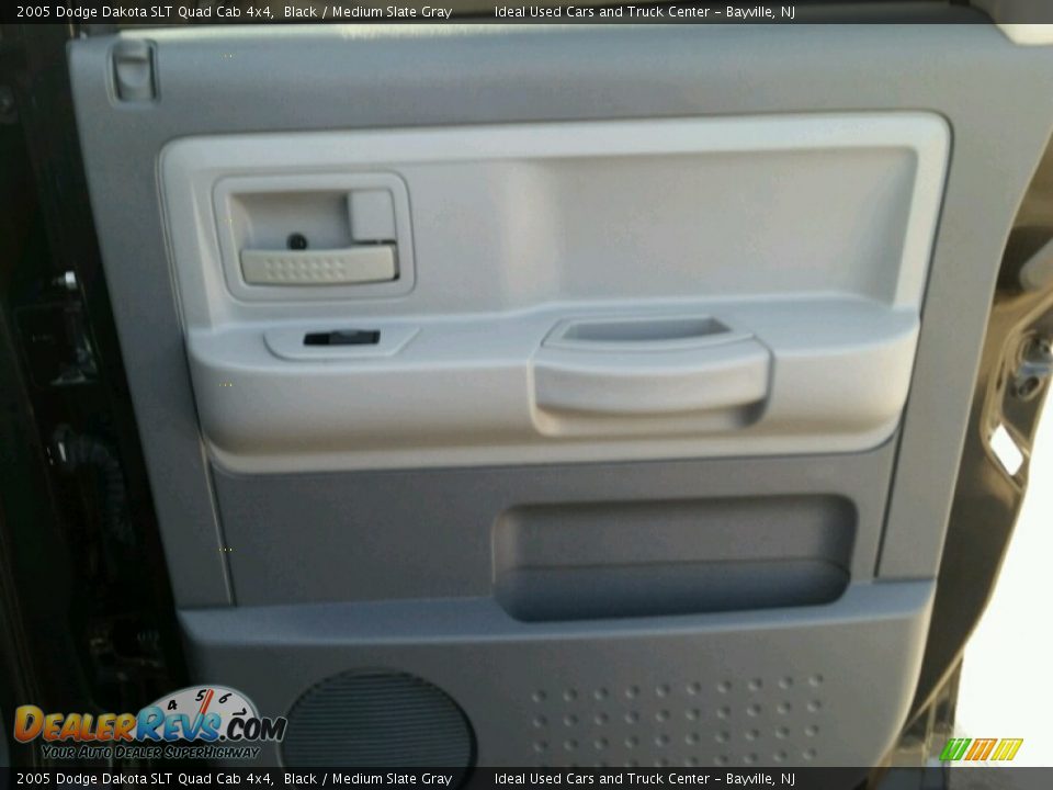 2005 Dodge Dakota SLT Quad Cab 4x4 Black / Medium Slate Gray Photo #13