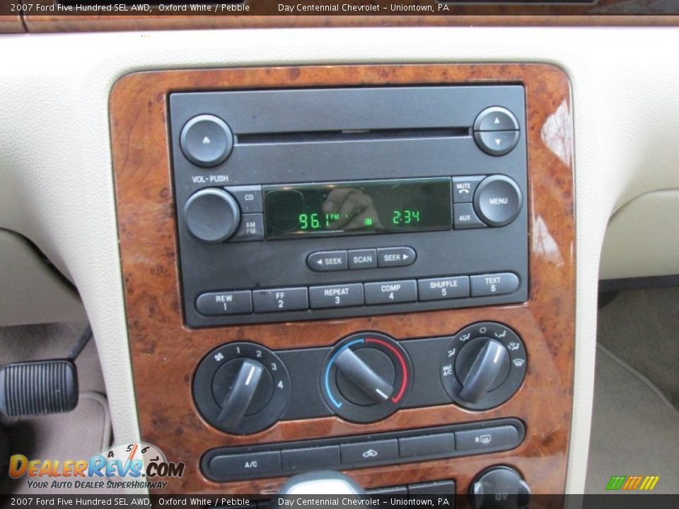 Controls of 2007 Ford Five Hundred SEL AWD Photo #28