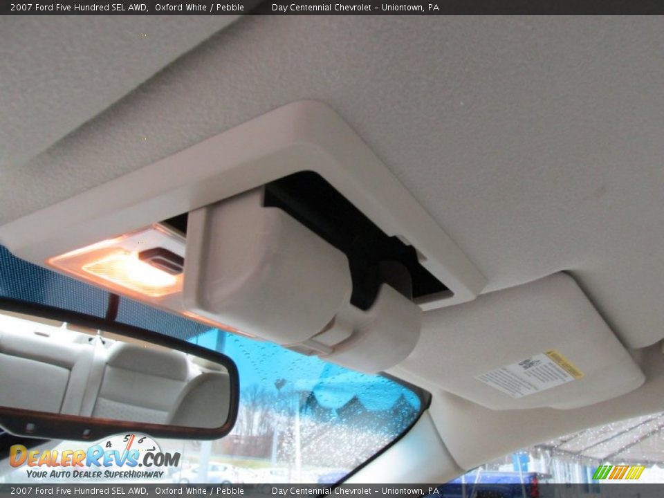 2007 Ford Five Hundred SEL AWD Oxford White / Pebble Photo #29