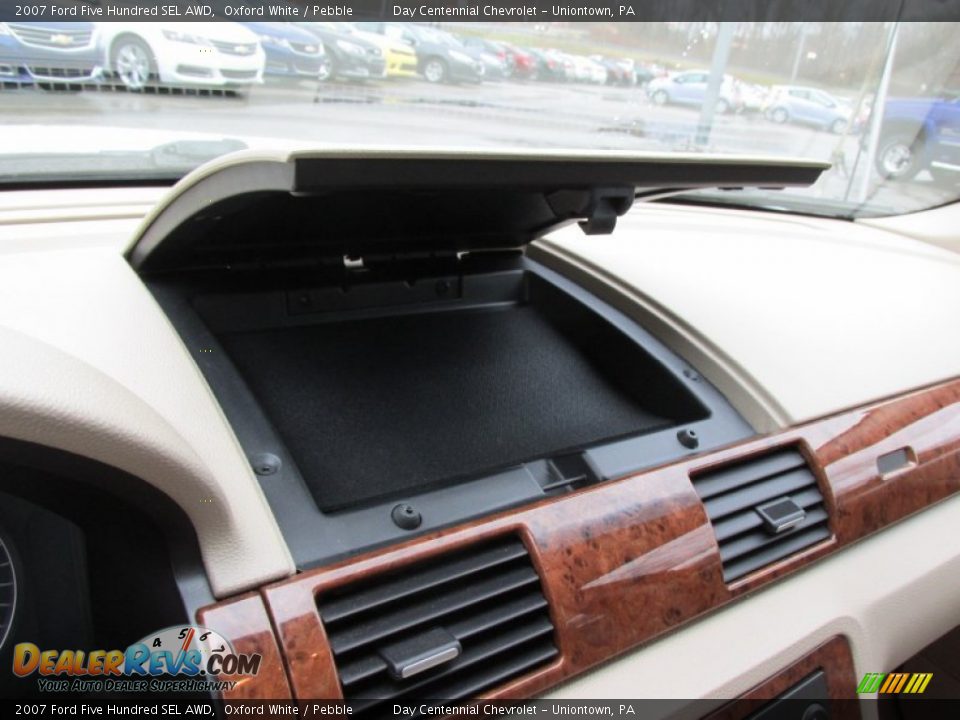 2007 Ford Five Hundred SEL AWD Oxford White / Pebble Photo #33