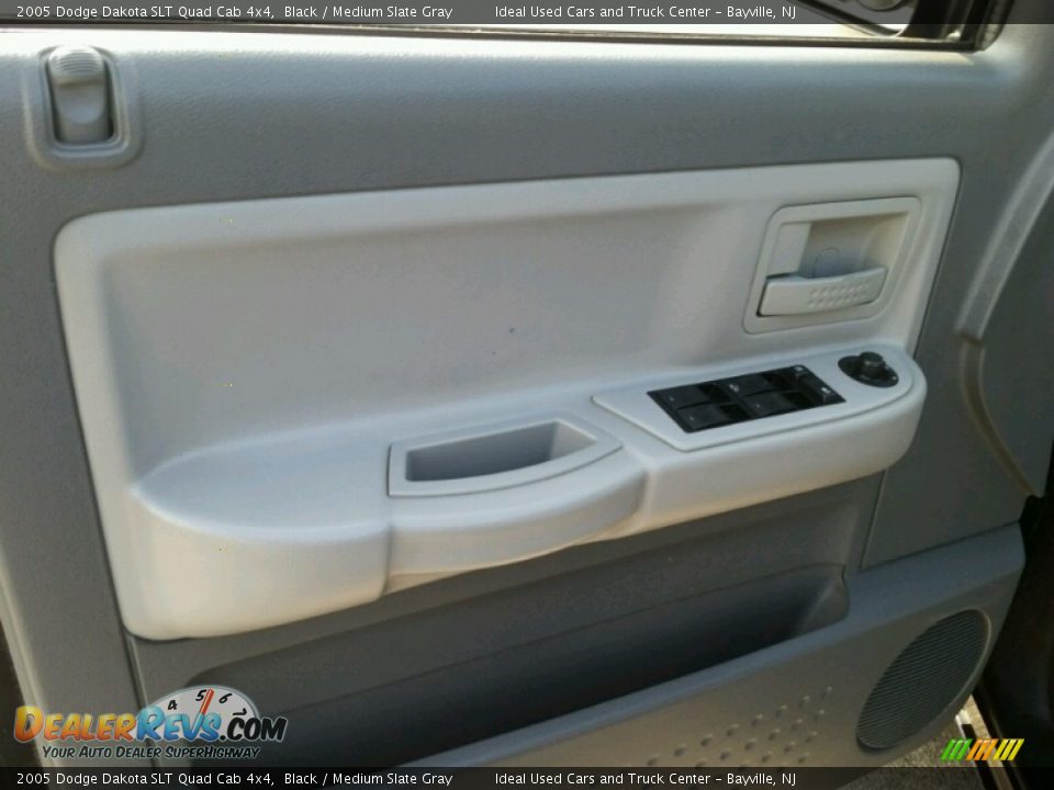 2005 Dodge Dakota SLT Quad Cab 4x4 Black / Medium Slate Gray Photo #25