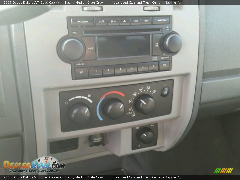 2005 Dodge Dakota SLT Quad Cab 4x4 Black / Medium Slate Gray Photo #29
