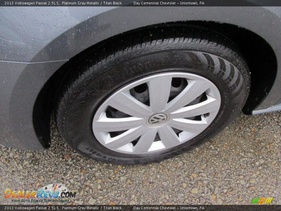 2013 Volkswagen Passat 2.5L S Platinum Gray Metallic / Titan Black Photo #13