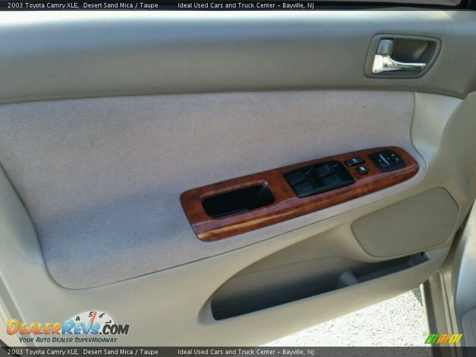 2003 Toyota Camry XLE Desert Sand Mica / Taupe Photo #23