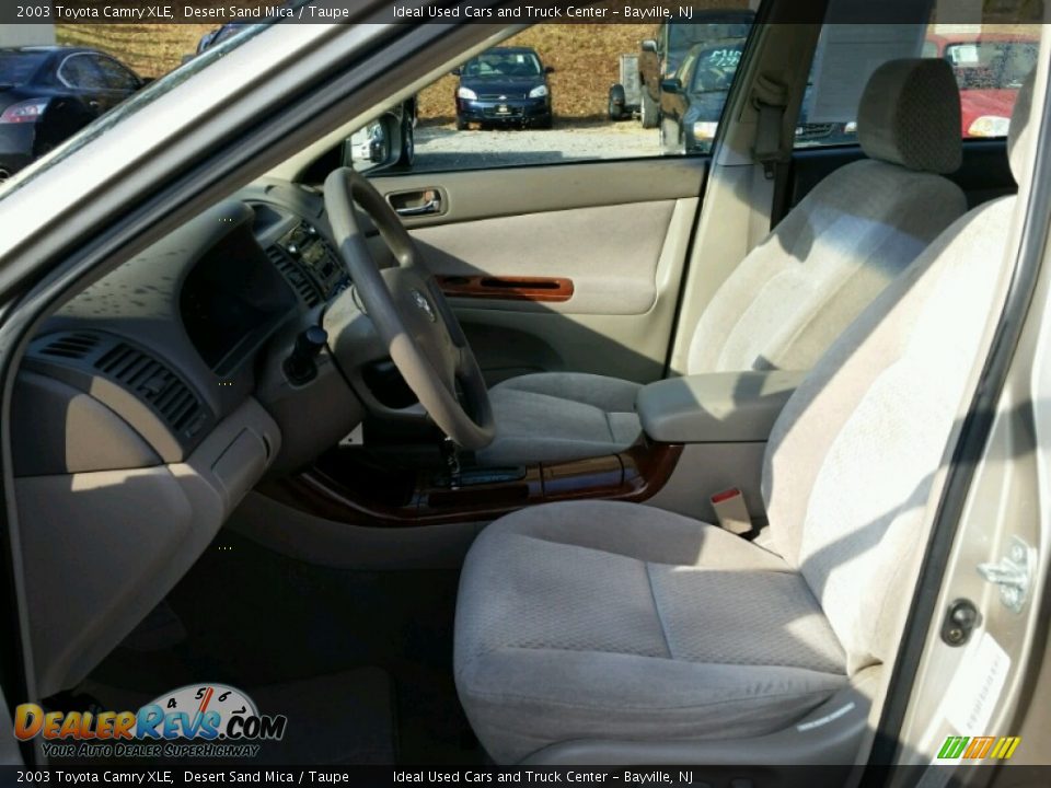 2003 Toyota Camry XLE Desert Sand Mica / Taupe Photo #24
