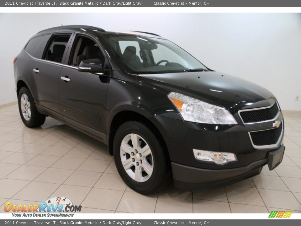 Front 3/4 View of 2011 Chevrolet Traverse LT Photo #1
