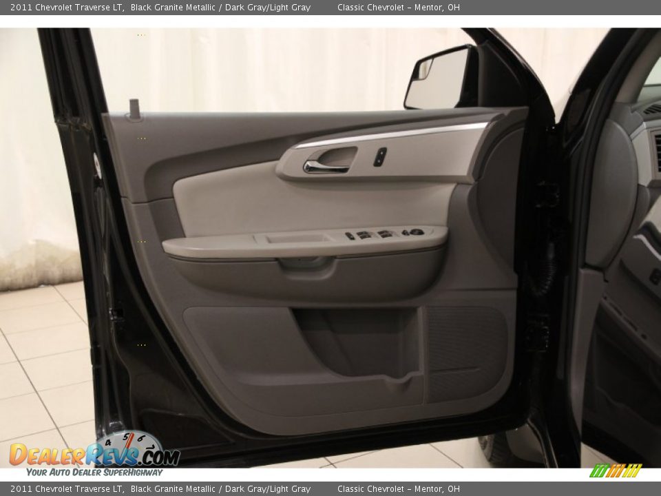 2011 Chevrolet Traverse LT Black Granite Metallic / Dark Gray/Light Gray Photo #4