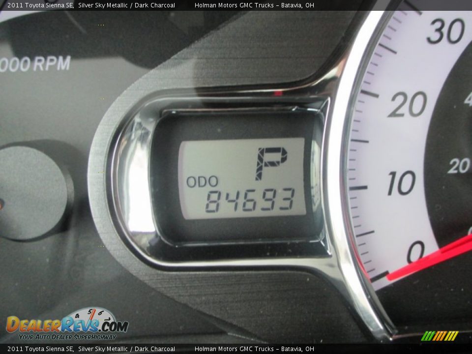 2011 Toyota Sienna SE Silver Sky Metallic / Dark Charcoal Photo #15