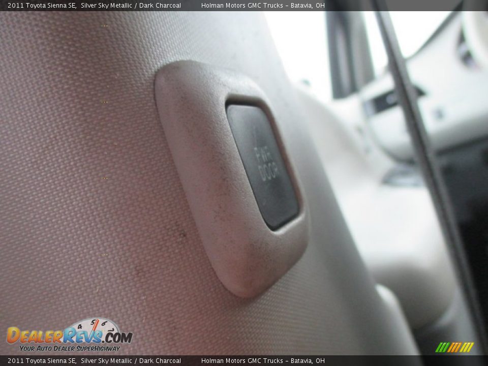 2011 Toyota Sienna SE Silver Sky Metallic / Dark Charcoal Photo #21