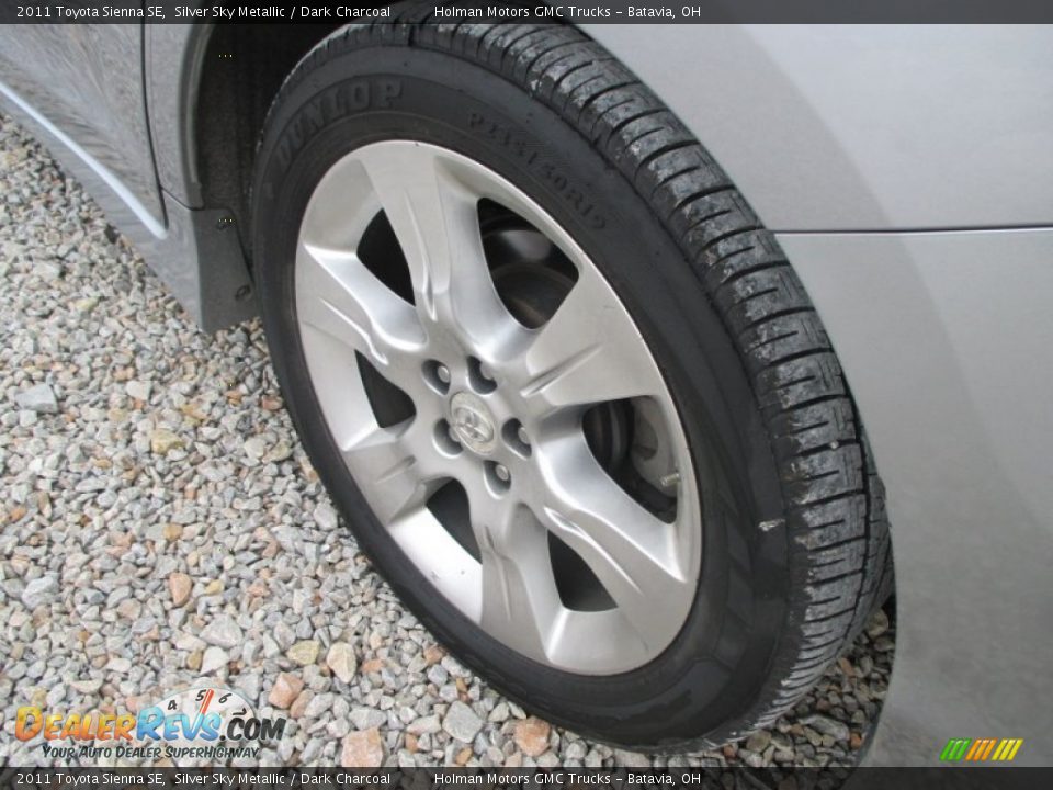 2011 Toyota Sienna SE Silver Sky Metallic / Dark Charcoal Photo #24