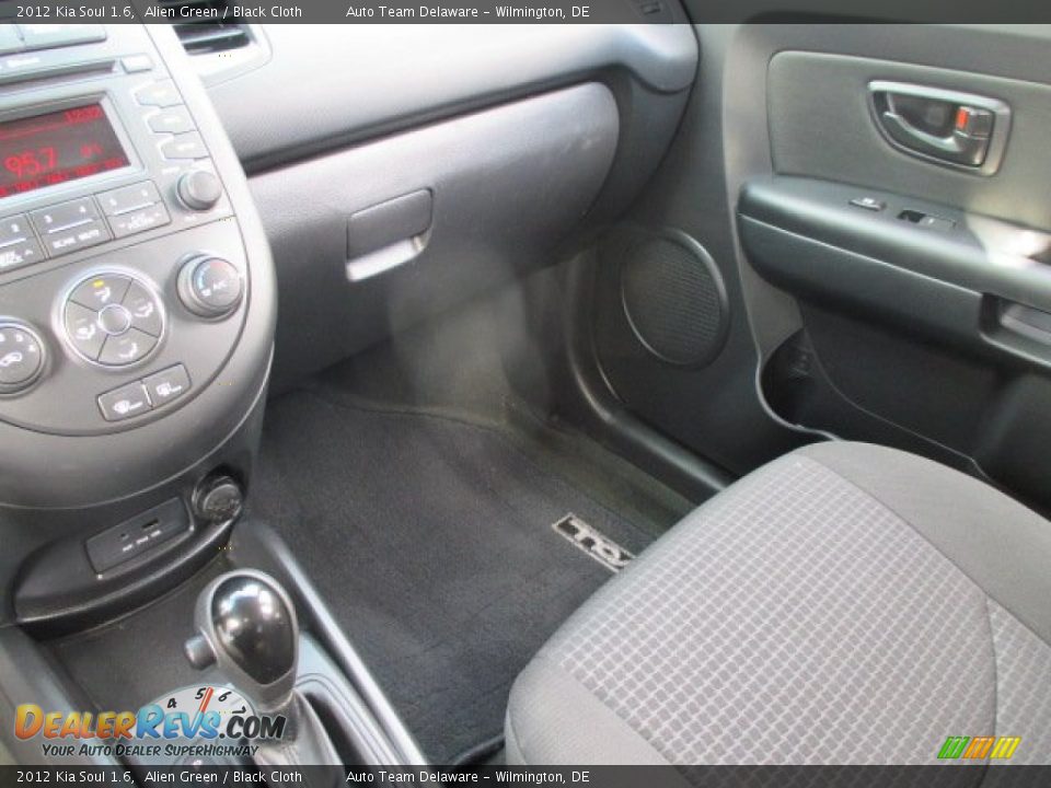 2012 Kia Soul 1.6 Alien Green / Black Cloth Photo #17