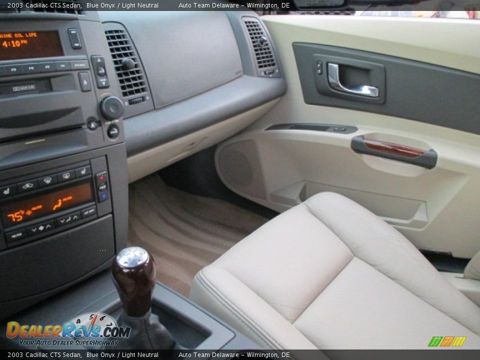 2003 Cadillac CTS Sedan Blue Onyx / Light Neutral Photo #16