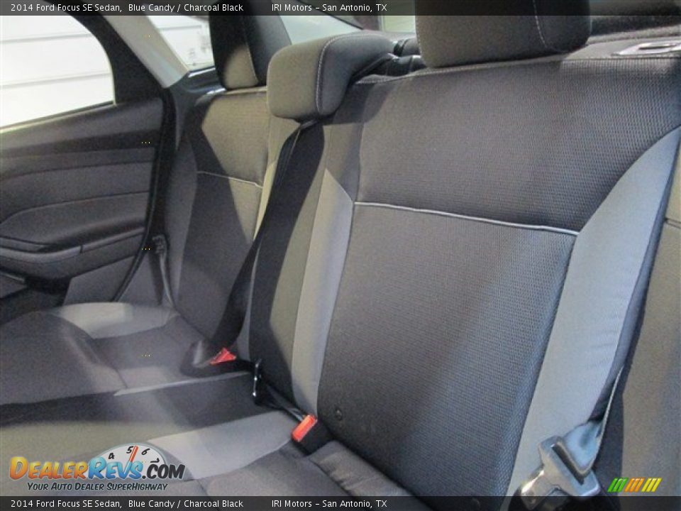 2014 Ford Focus SE Sedan Blue Candy / Charcoal Black Photo #10