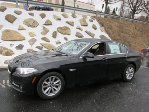 Jet Black BMW 5 Series 528i xDrive Sedan.  Click to enlarge.