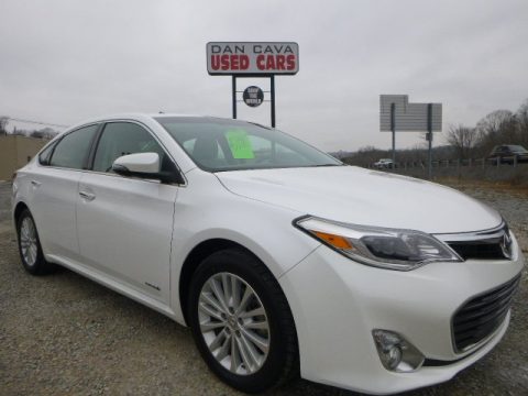 Blizzard White Pearl Toyota Avalon Hybrid Limited.  Click to enlarge.