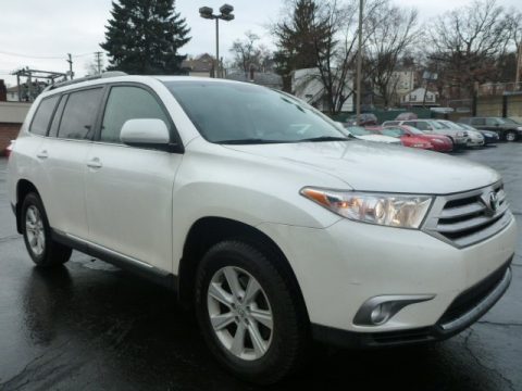 Blizzard White Pearl Toyota Highlander V6 4WD.  Click to enlarge.