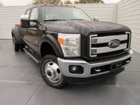 Tuxedo Black Ford F350 Super Duty King Ranch Crew Cab 4x4 DRW.  Click to enlarge.