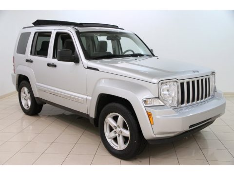 Bright Silver Metallic Jeep Liberty Limited 4x4.  Click to enlarge.