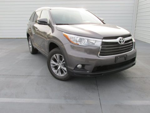 Predawn Gray Mica Toyota Highlander XLE.  Click to enlarge.
