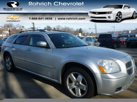 Bright Silver Metallic Dodge Magnum SXT AWD.  Click to enlarge.