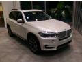 Front 3/4 View of 2015 BMW X5 xDrive50i #1