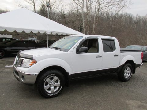 Avalanche White Nissan Frontier SV Crew Cab 4x4.  Click to enlarge.