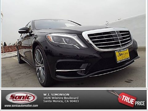 Black Mercedes-Benz S 550 Sedan.  Click to enlarge.