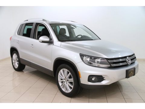 Reflex Silver Metallic Volkswagen Tiguan SE.  Click to enlarge.