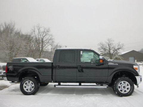 Tuxedo Black Ford F250 Super Duty XLT Crew Cab 4x4.  Click to enlarge.