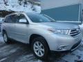 Front 3/4 View of 2013 Toyota Highlander SE 4WD #1