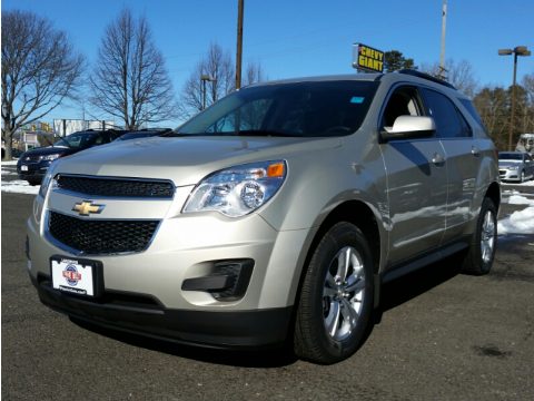 Champagne Silver Metallic Chevrolet Equinox LT.  Click to enlarge.