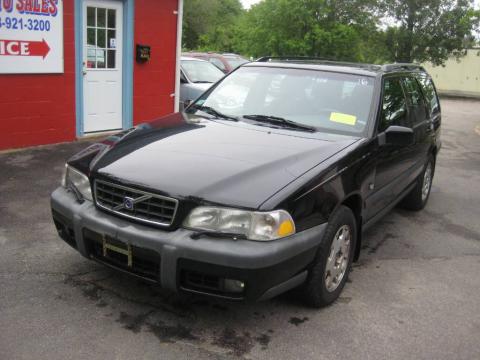 Black Volvo V70 XC AWD.  Click to enlarge.