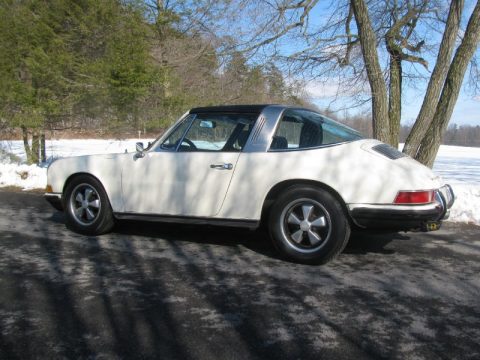 White Porsche 911 E Targa.  Click to enlarge.