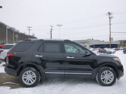Tuxedo Black Ford Explorer XLT 4WD.  Click to enlarge.