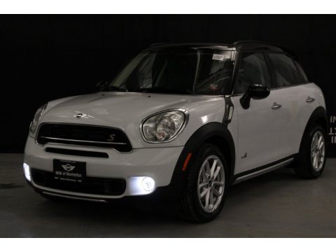 Light White Mini Countryman Cooper S All4.  Click to enlarge.