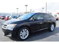 Front 3/4 View of 2014 Toyota Venza XLE #7