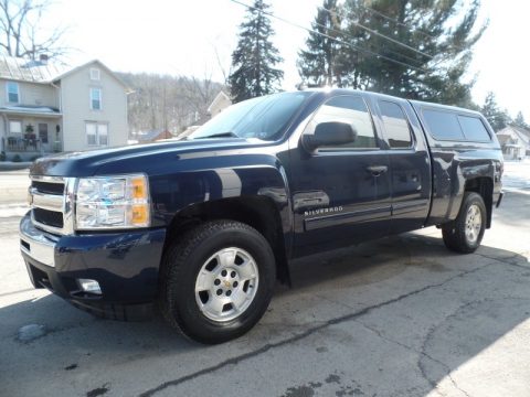 Imperial Blue Metallic Chevrolet Silverado 1500 LT Extended Cab 4x4.  Click to enlarge.