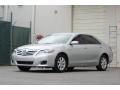 Front 3/4 View of 2010 Toyota Camry LE #3