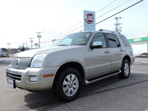 Cashmere Tri-Coat Mercury Mountaineer Premier AWD.  Click to enlarge.